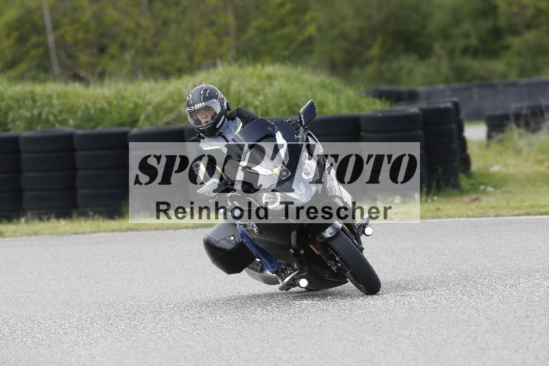 Archiv-2025/09 22.04.2025 Cornu Master School ADR/rot-rouge/6